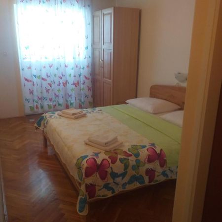 Guest House Silvia Rab Town Esterno foto