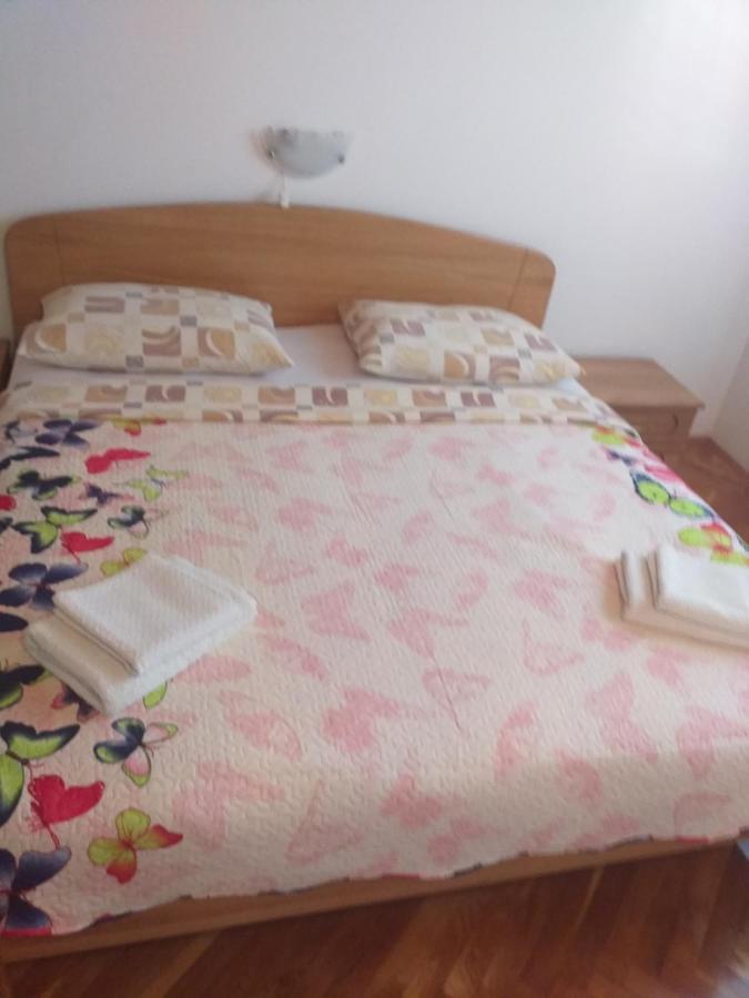 Guest House Silvia Rab Town Esterno foto