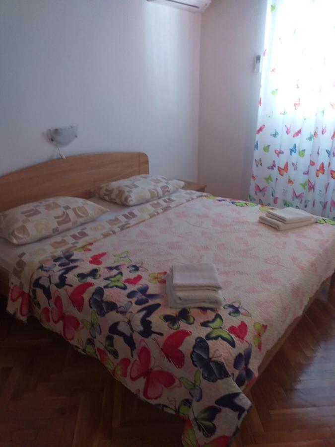 Guest House Silvia Rab Town Esterno foto
