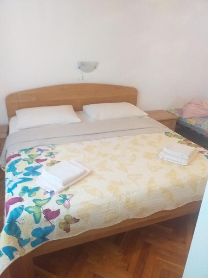 Guest House Silvia Rab Town Esterno foto