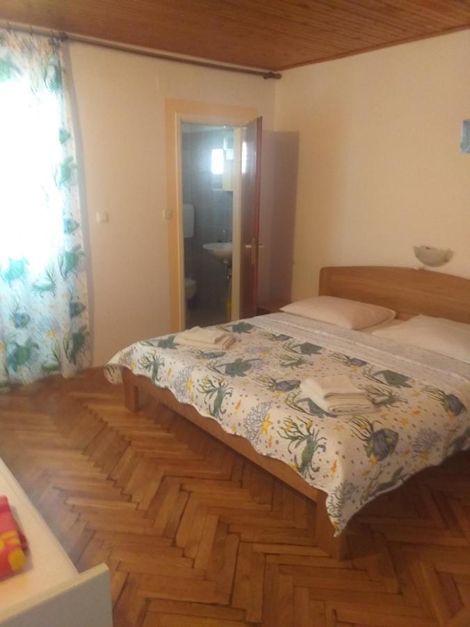 Guest House Silvia Rab Town Esterno foto