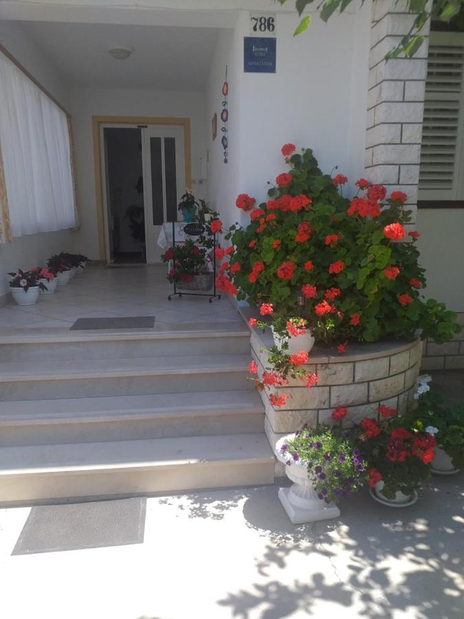 Guest House Silvia Rab Town Esterno foto