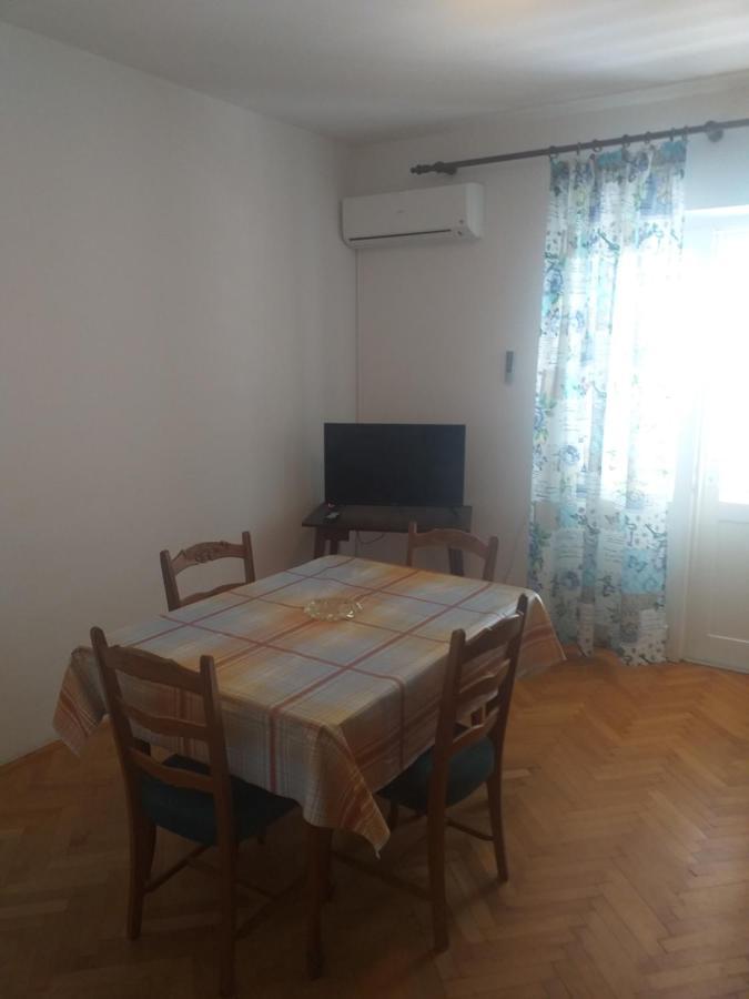 Guest House Silvia Rab Town Esterno foto