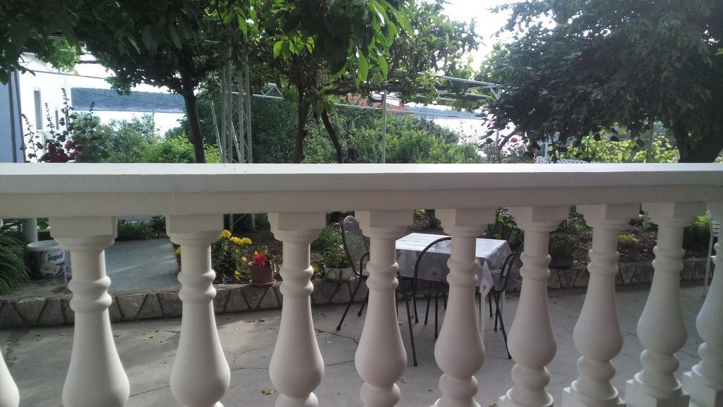 Guest House Silvia Rab Town Esterno foto
