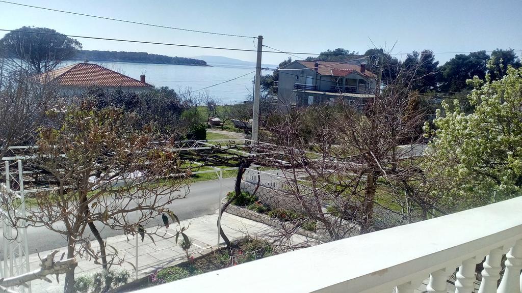 Guest House Silvia Rab Town Esterno foto